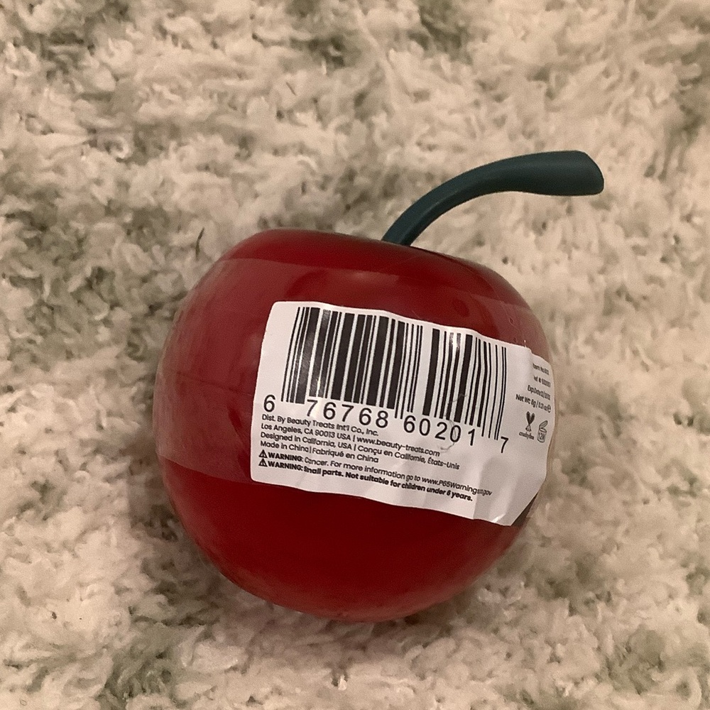 Red Cherry Lip Gloss NWT Beauty Treats cruelty Free 1.5” x 1.5” - Picture 10 of 14